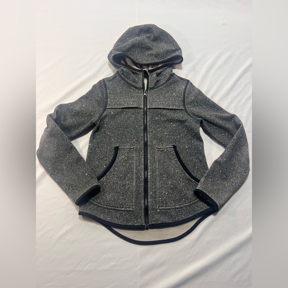 Ivivva lululemon girls size 8 zip up hoodie